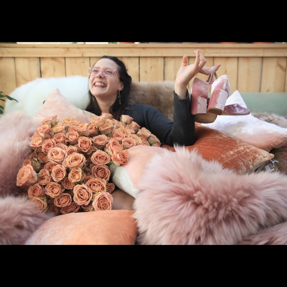 Meet your Posher, Caitlin